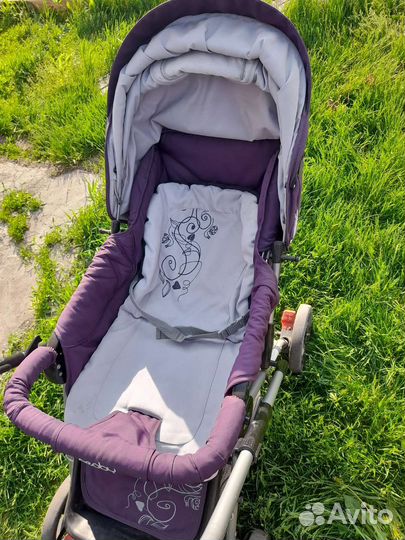 Прогулочная коляска с перекидной ручкой