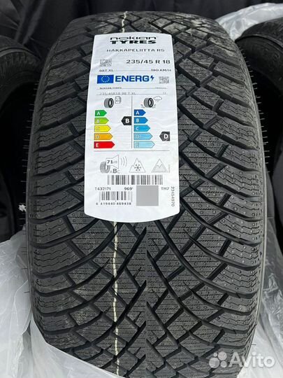 Nokian Tyres Hakkapeliitta R5 235/45 R18