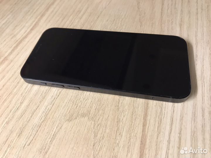 iPhone 12, 64 ГБ