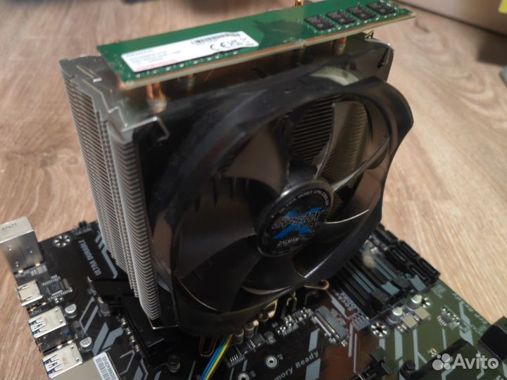 Материнская плата Gigabyte