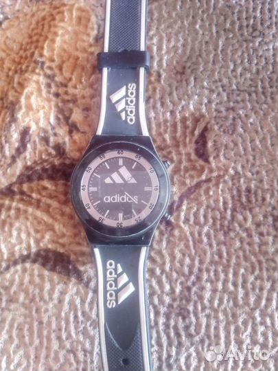 Продам оригинальные часы