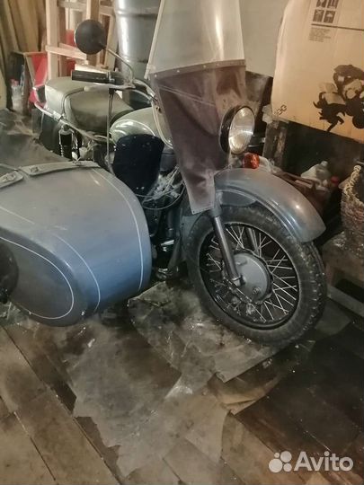 Продаю Урал