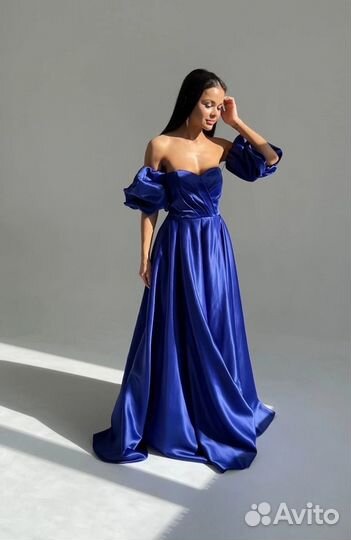 Синее платье в пол с буфами