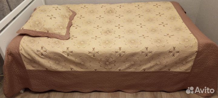 Покрывало на кровать 240 на 210