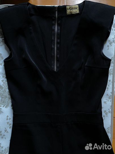 Комбинезоны на выход в двух цветах