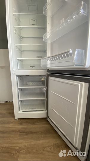Холодильник hotpoint ariston бу