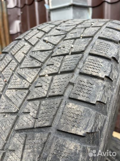 Bridgestone Blizzak DM-V1 285/65 R17