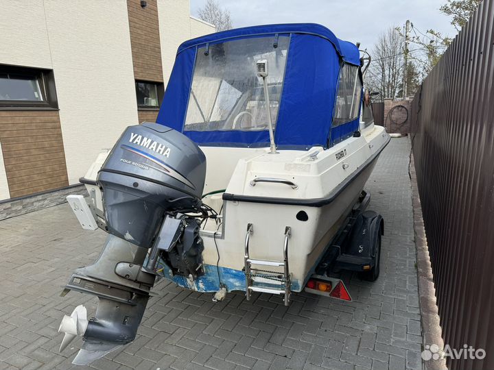 Катер С полурубкой Fischer-17