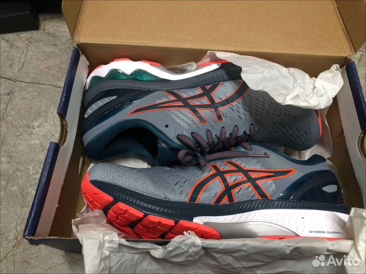 Кроссовки asics новые 42.5