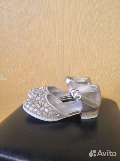 Платье праздничное