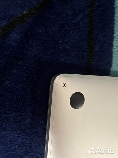 Apple macbook pro 13 2017, Two thunderbolt 3 ports