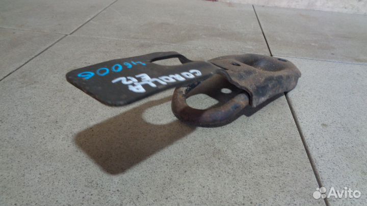 Крюк буксировочный Toyota Corolla (E120) 2000-2007