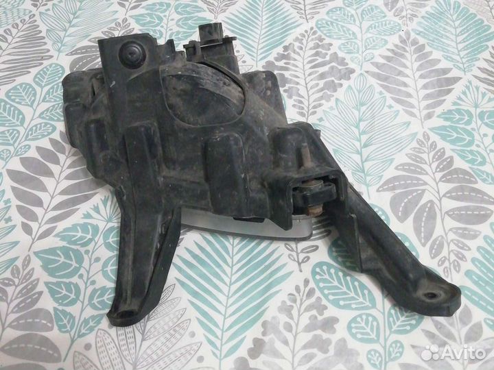 Птф kia Hyundai правая с кронштейном