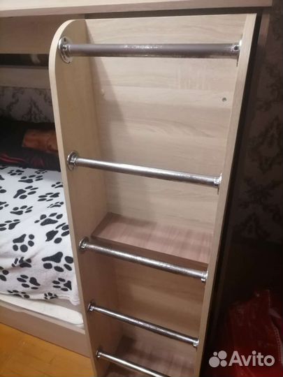 Кровать двухьярусная