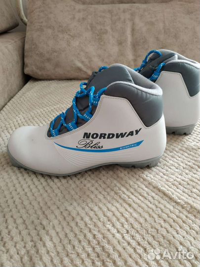 Лыжные ботинки nordway 39 размер белые