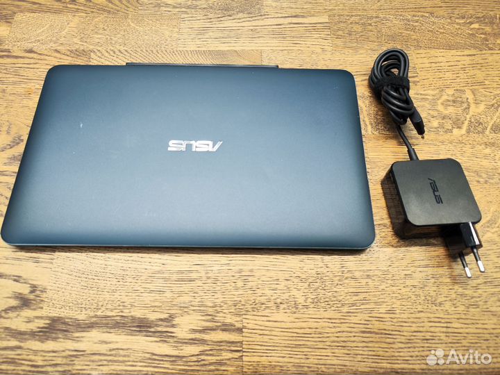 Ноутбук трансформер Asus T300 CHI