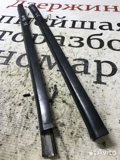 Накладка стекла Nissan Pathfinder