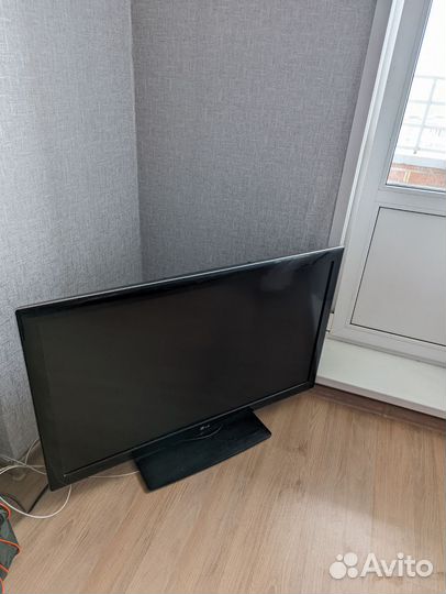 Телевизор LG 42 дюйма