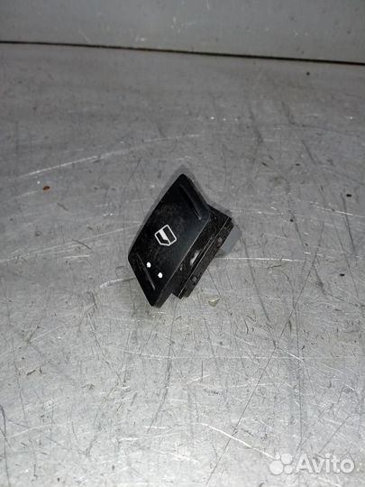 Кнопка стеклоподъемника Octavia