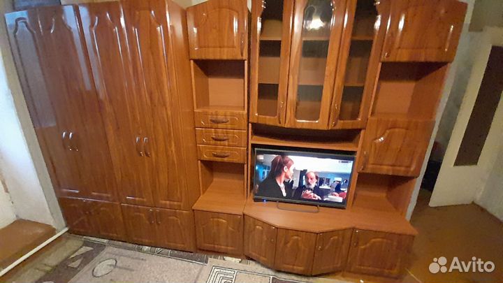 Стенка в гостиную бу