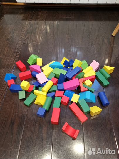 Пластиковый и деревянный конструктор