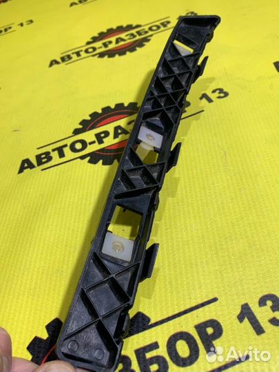 Направляющая бампера задняя левая Kia Rio 3 QB