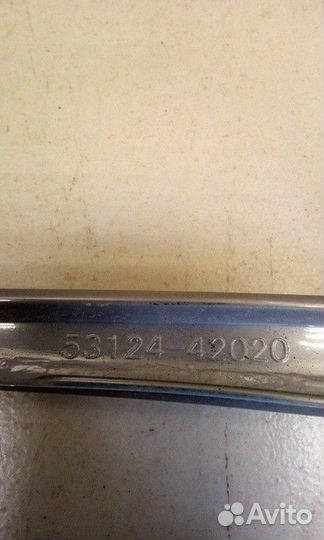 Молдинг решетки радиатора Toyota RAV4