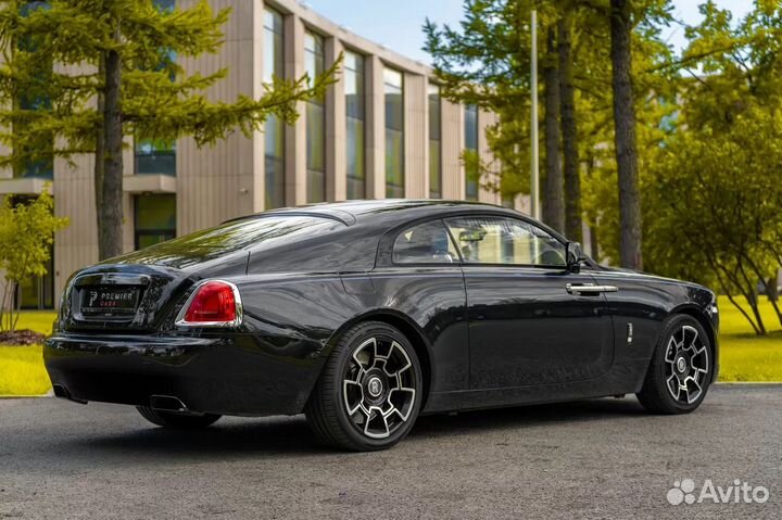 Аренда авто rolls royce black badge