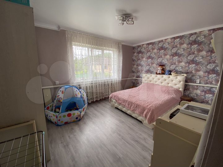 Дом 217 м² на участке 8,7 сот.