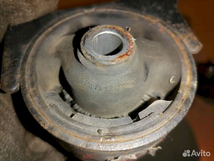 Опора двигателя (подушка двс) задняя 12371-21120 T