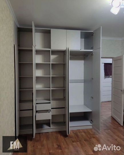 Встроенный шкаф