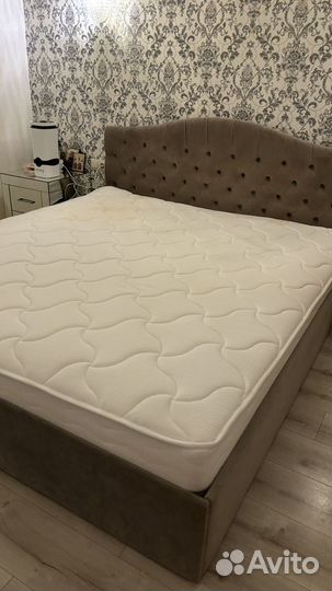 Кровать двуспальная 180 200 бу