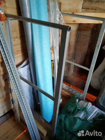 Стремянка на колесах