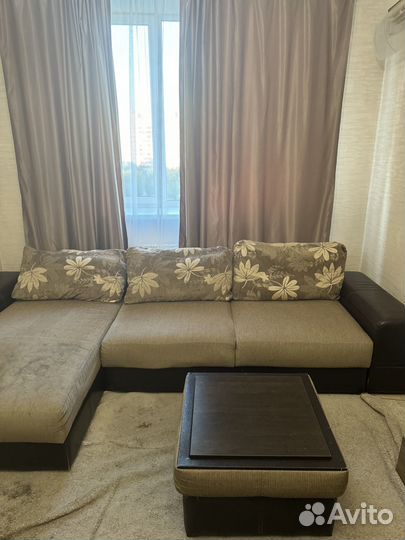 Угловой диван бу с пуфом