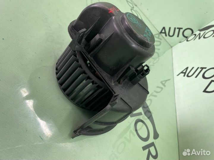 Мотор печки Volkswagen Touareg 7L рест. 2 2008