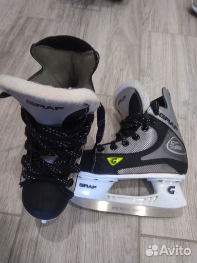 Коньки хоккейные