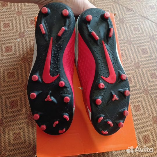 Футбольные бутсы nike
