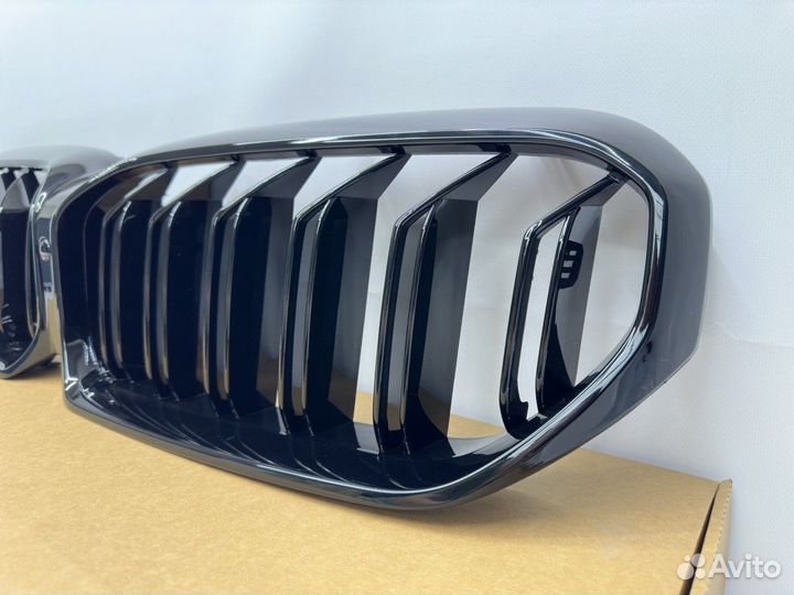 Решетка BMW G30 F90 глянец М стиль рестайлинг