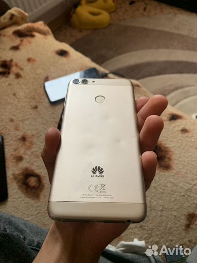 Телефон Huawei p smart