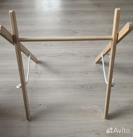 Деревянная стойка Монтессори для мобилей и игрушек