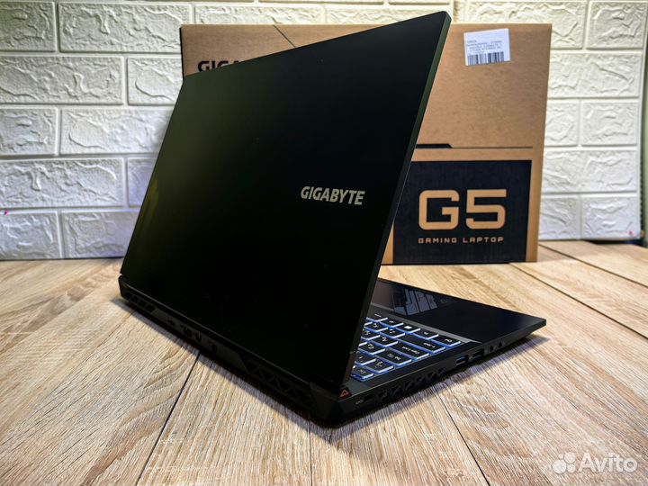 Ноутбук игровой gigabyte i5 / RTX 4060 8 Gb