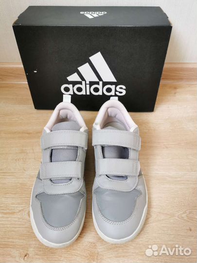 Кроссовки Adidas