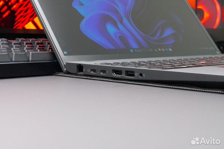 Lenovo ThinkPad T16 Gen1 MX550/i7-1280P/32GB/512GB