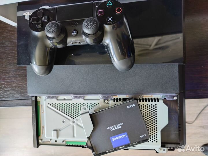 Sony PS4 Fat Destiny edition. SSD