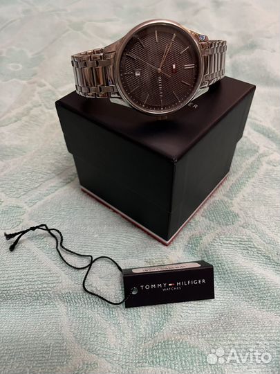 Часы Tommy Hilfiger