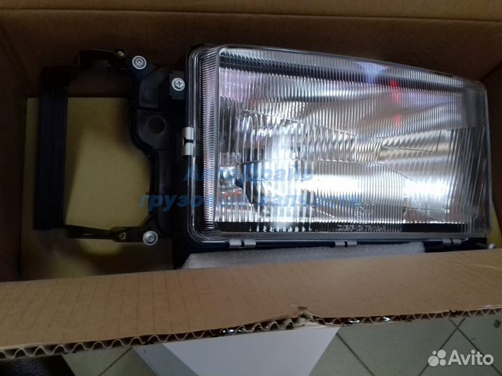 Фара правая Скания 4 с поворотником в комплекте