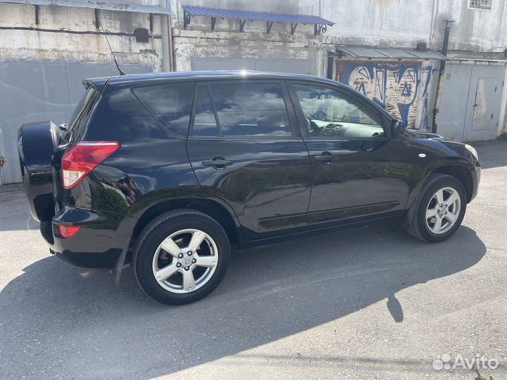 Toyota RAV4 2.0 AT, 2007, 350 000 км