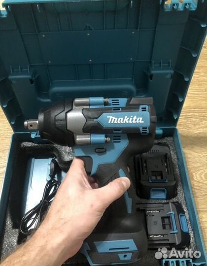 Гайковерт Makita 700 n.m