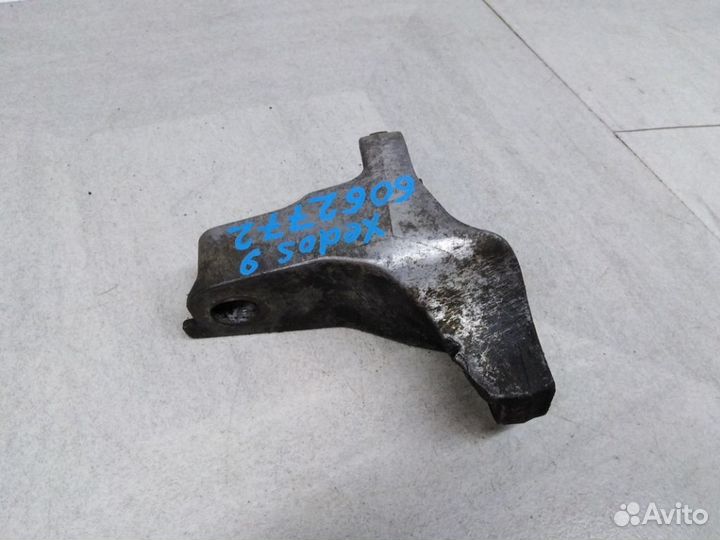 Кронштейн двигателя Мазда