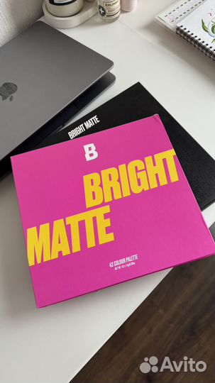 Палетка теней beauty bay matte 42